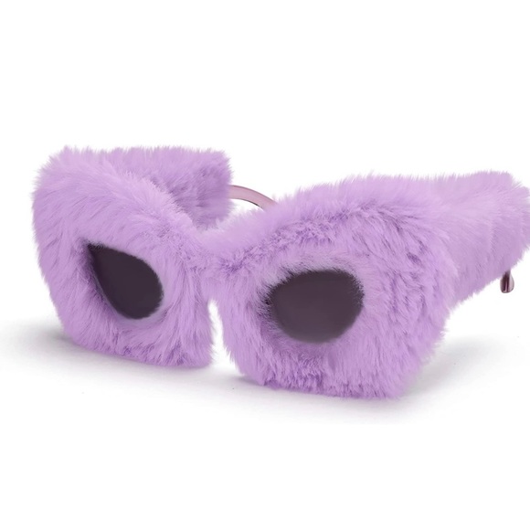 🕶Fuzzy Wear🕶 - Picture 3 of 8